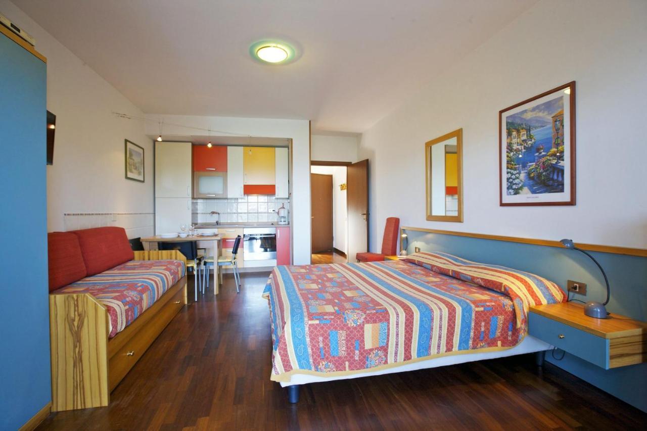 Residenz Moncucco Apartment Luino Bagian luar foto